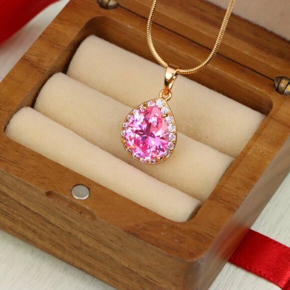 "Teardrop Pink Pendant with White Crystal Halo in Rose Gold Setting, XPPT1616 - Picture 8 of 13